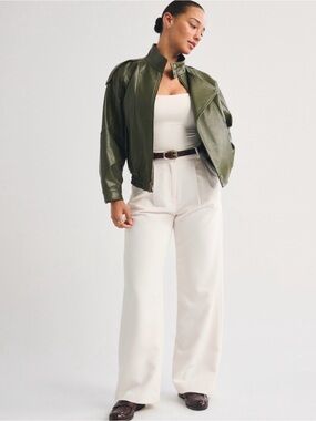 Abercrombie & Fitch Curve Love Sloane Tailored Pant in Cream 2R